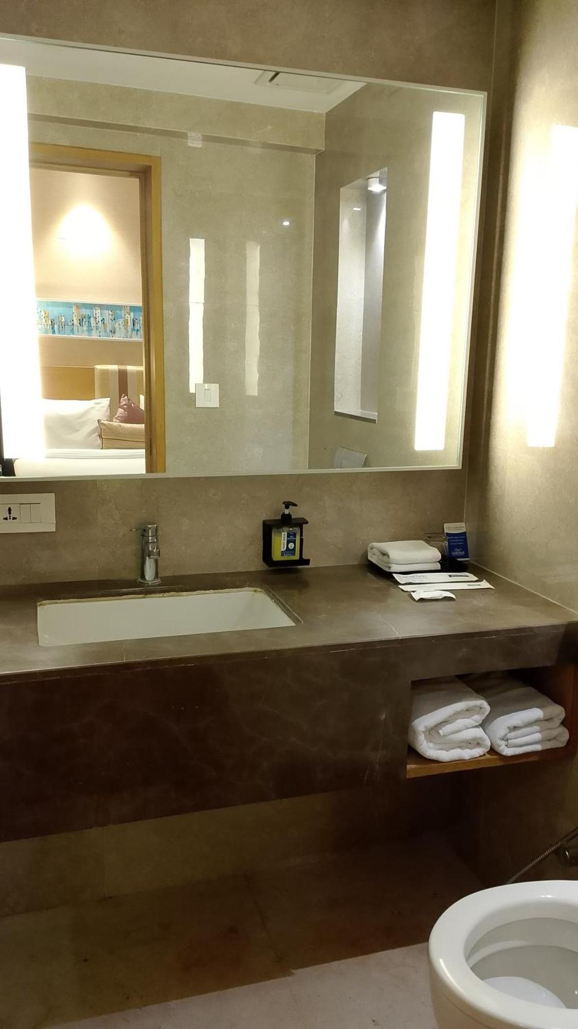 Sarovar Portico Rivera 4* Ahmedabad