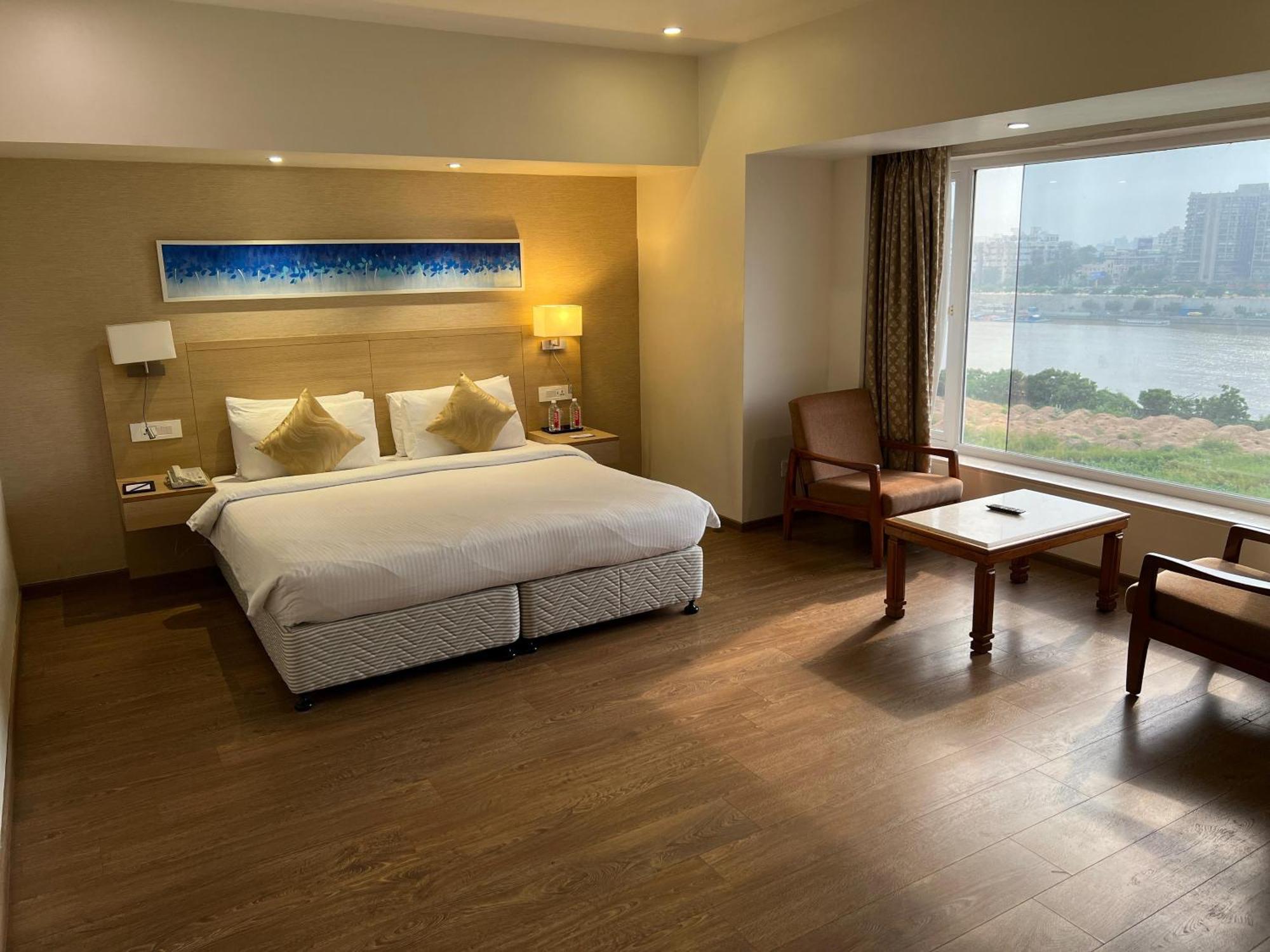 Sarovar Portico Rivera Hotel